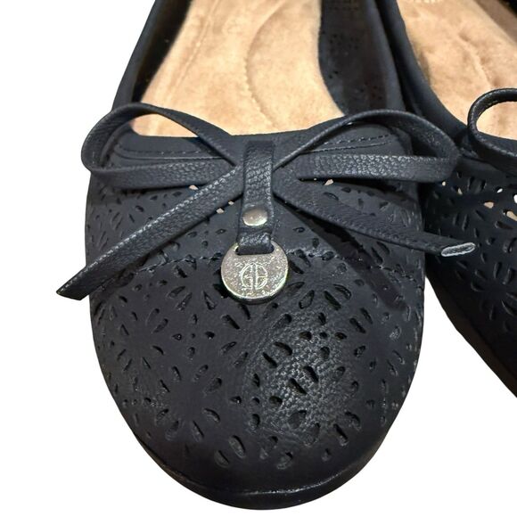 GIANI BERNINI Odeysa Memory Foam Perforated Ballet Round Toe Flats Black 8.5 - Picture 5 of 7